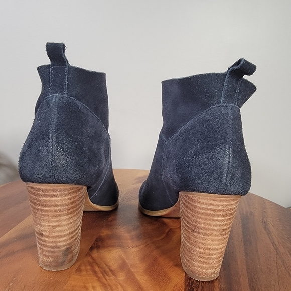 Crown Vintage Rita Suede Ankle Boots Stavked Heels Size 6.5 - Picture 6 of 16